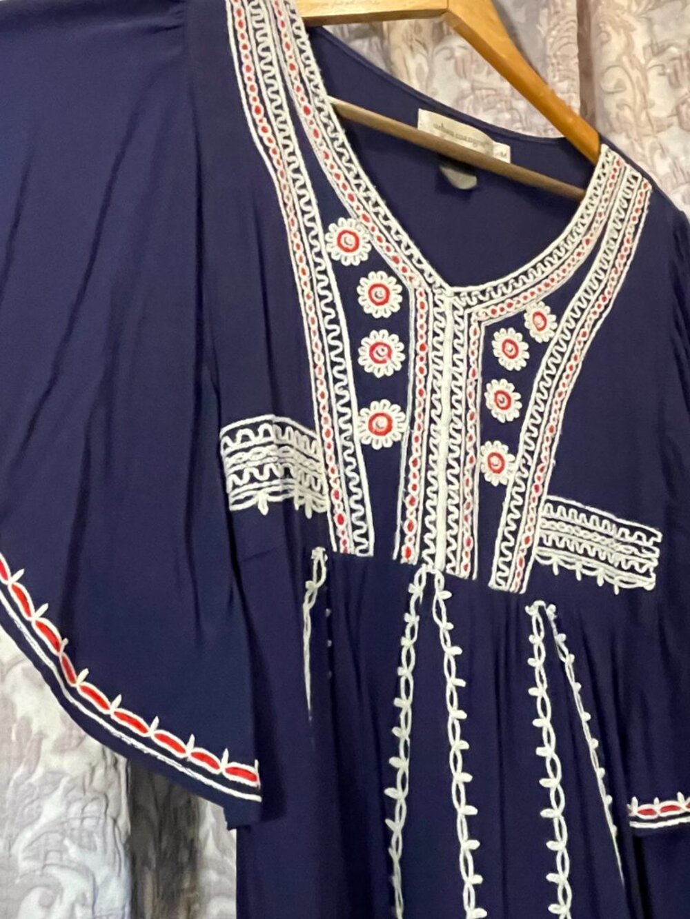 Boho Med. Urban Mangoz Navy/Red/Ivory Womens Embroidered V-Neck Empire Waist Top - Picture 9 of 13